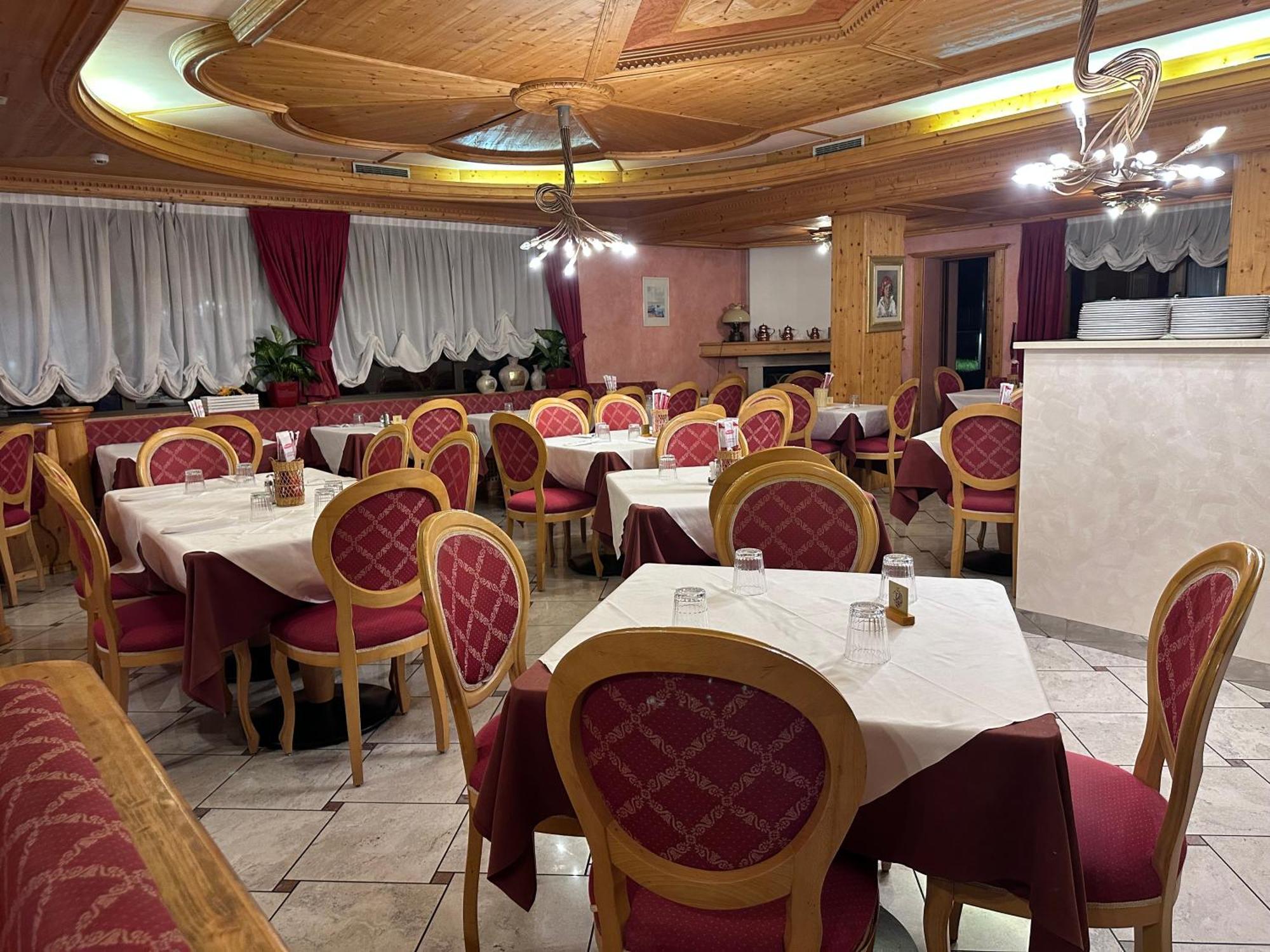 Villa Nuova Romeno Esterno foto