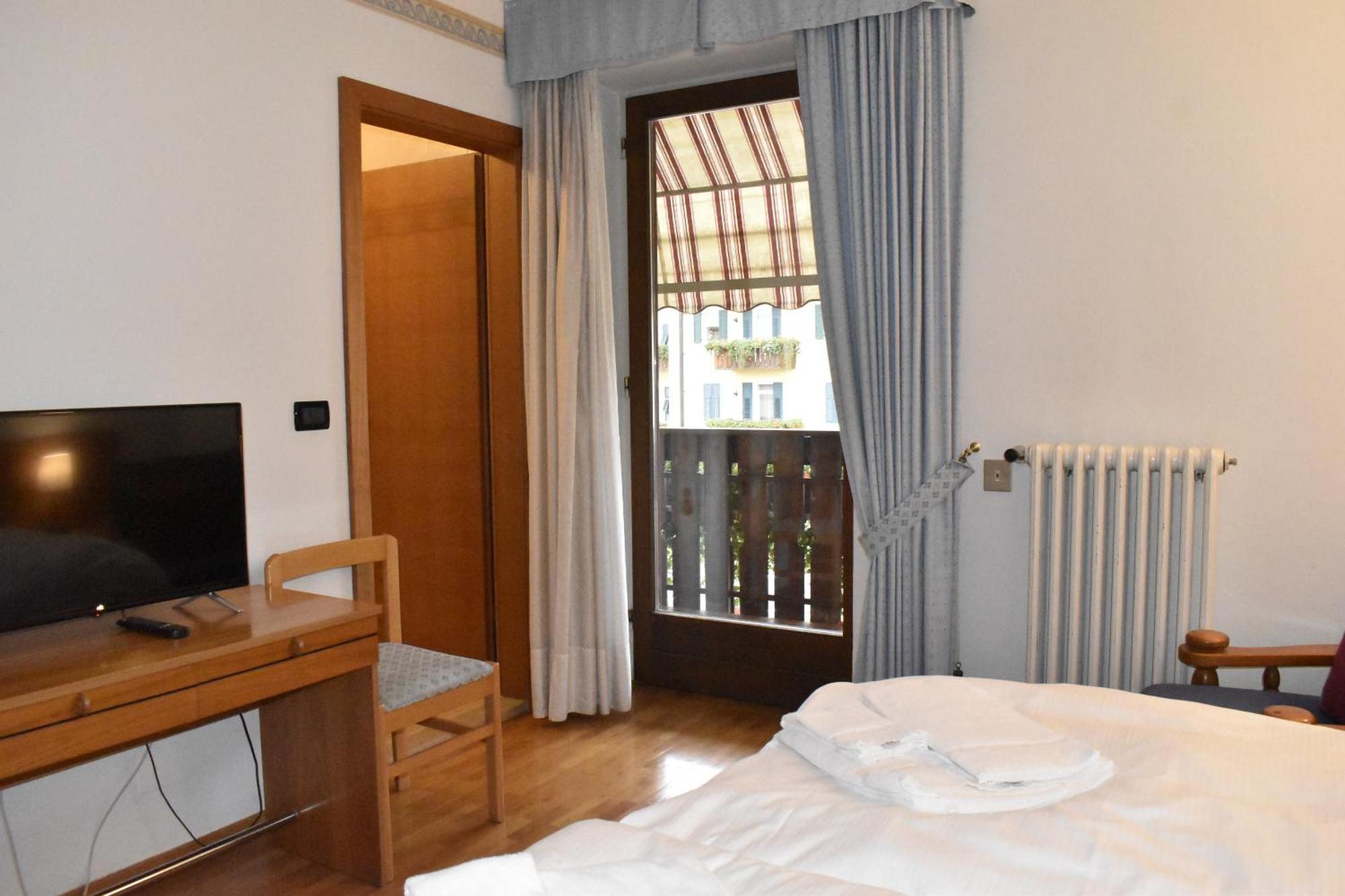 Villa Nuova Romeno Esterno foto